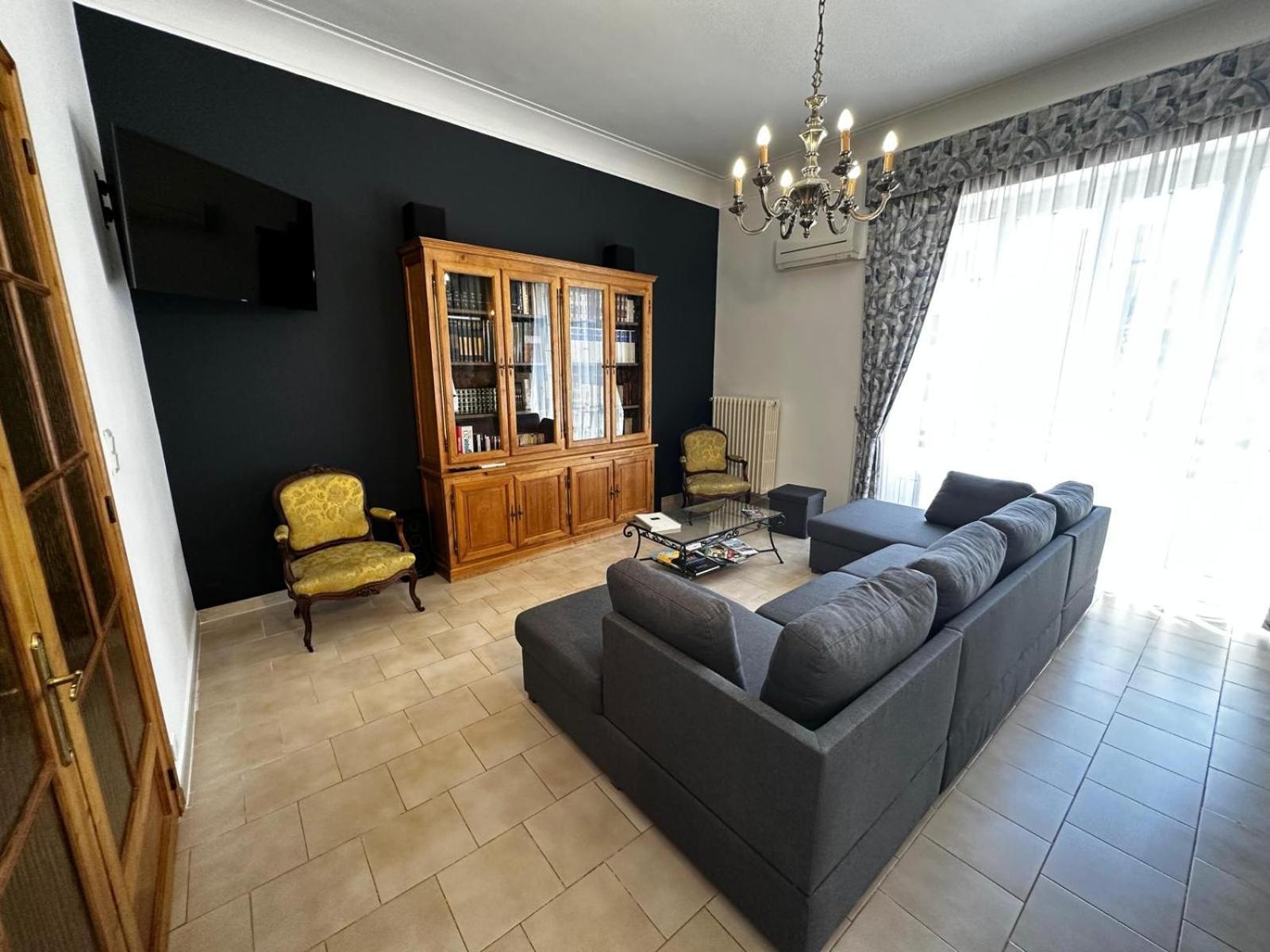 Appartement 4 A 8 Personnes, Spacieux De Standing Classe 4 Etoiles Nimes Bagian luar foto