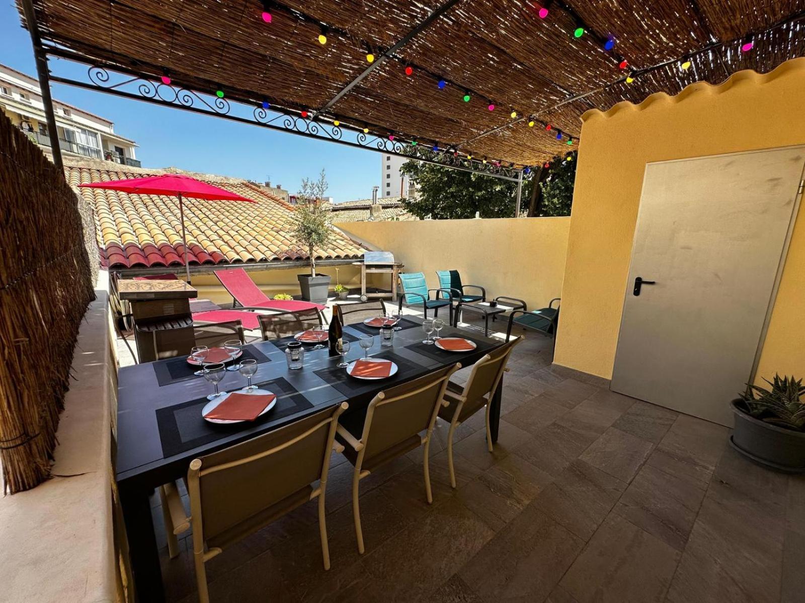 Appartement 4 A 8 Personnes, Spacieux De Standing Classe 4 Etoiles Nimes Bagian luar foto