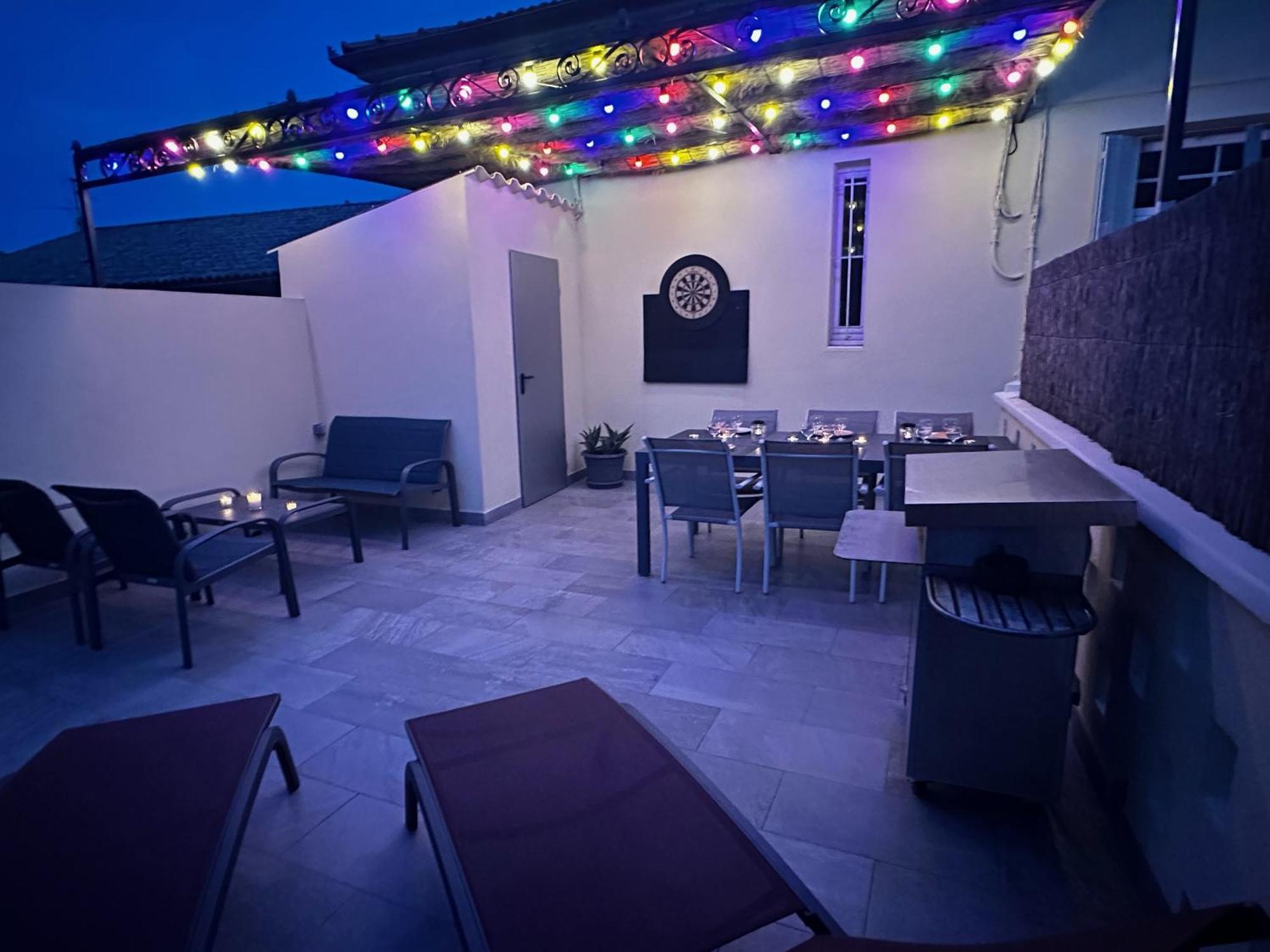 Appartement 4 A 8 Personnes, Spacieux De Standing Classe 4 Etoiles Nimes Bagian luar foto
