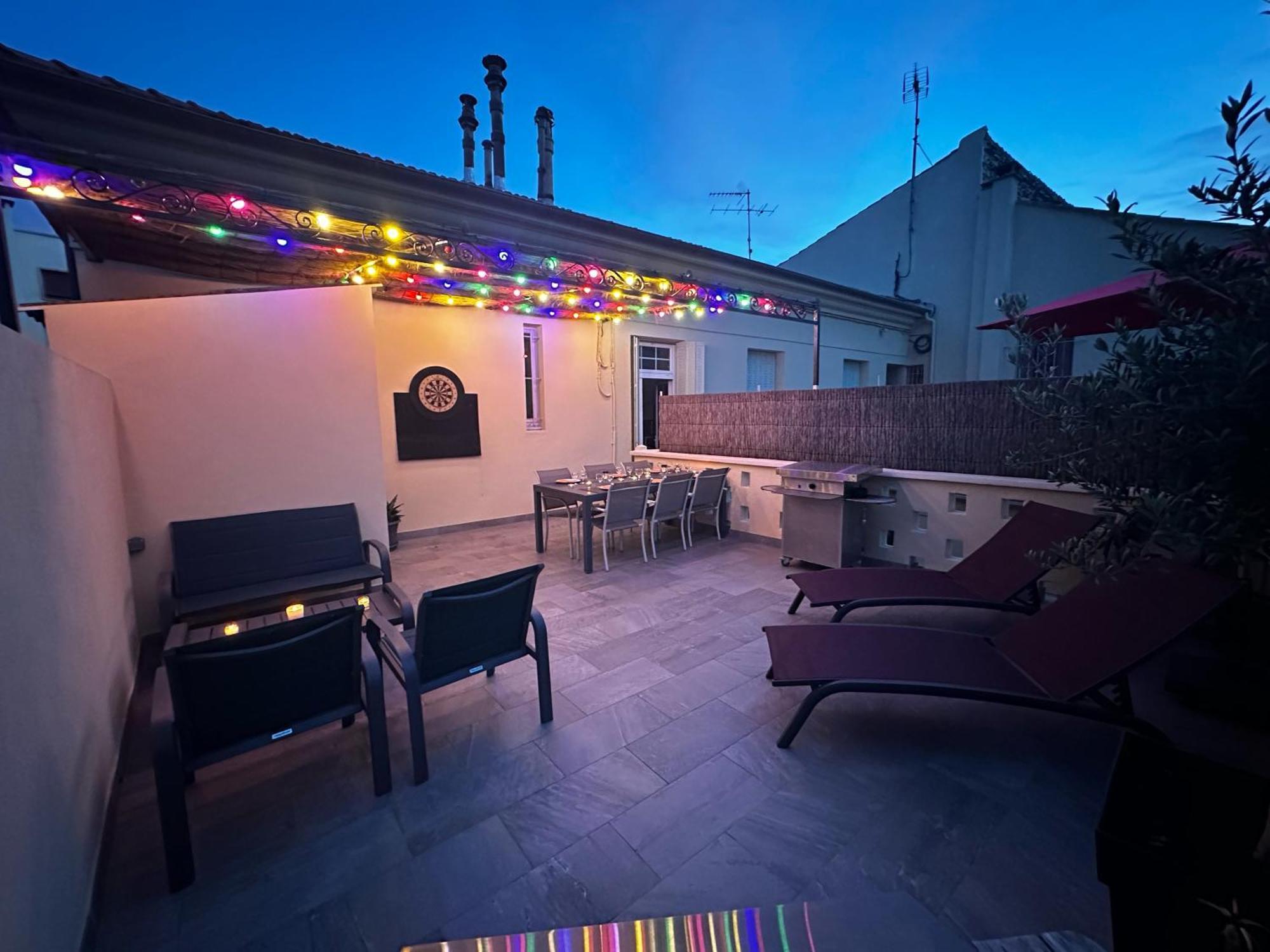 Appartement 4 A 8 Personnes, Spacieux De Standing Classe 4 Etoiles Nimes Bagian luar foto